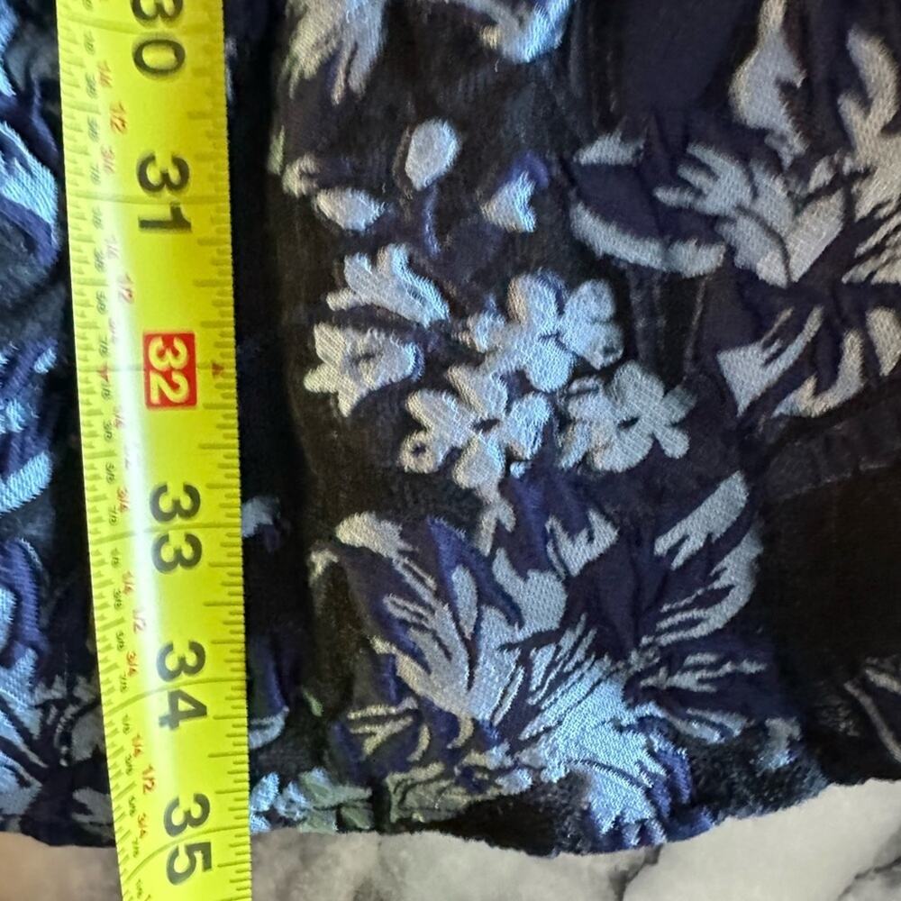 Elliatt Blue Floral Jacquard Ruffle Mini Dress Belted Puff Sleeve Size L - Picture 9 of 10